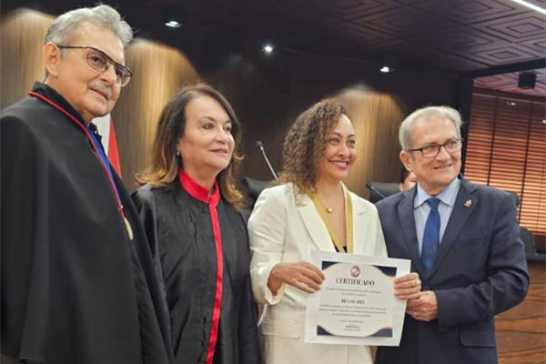 Rita Soares recebe Medalha do Mérito Jornalístico
